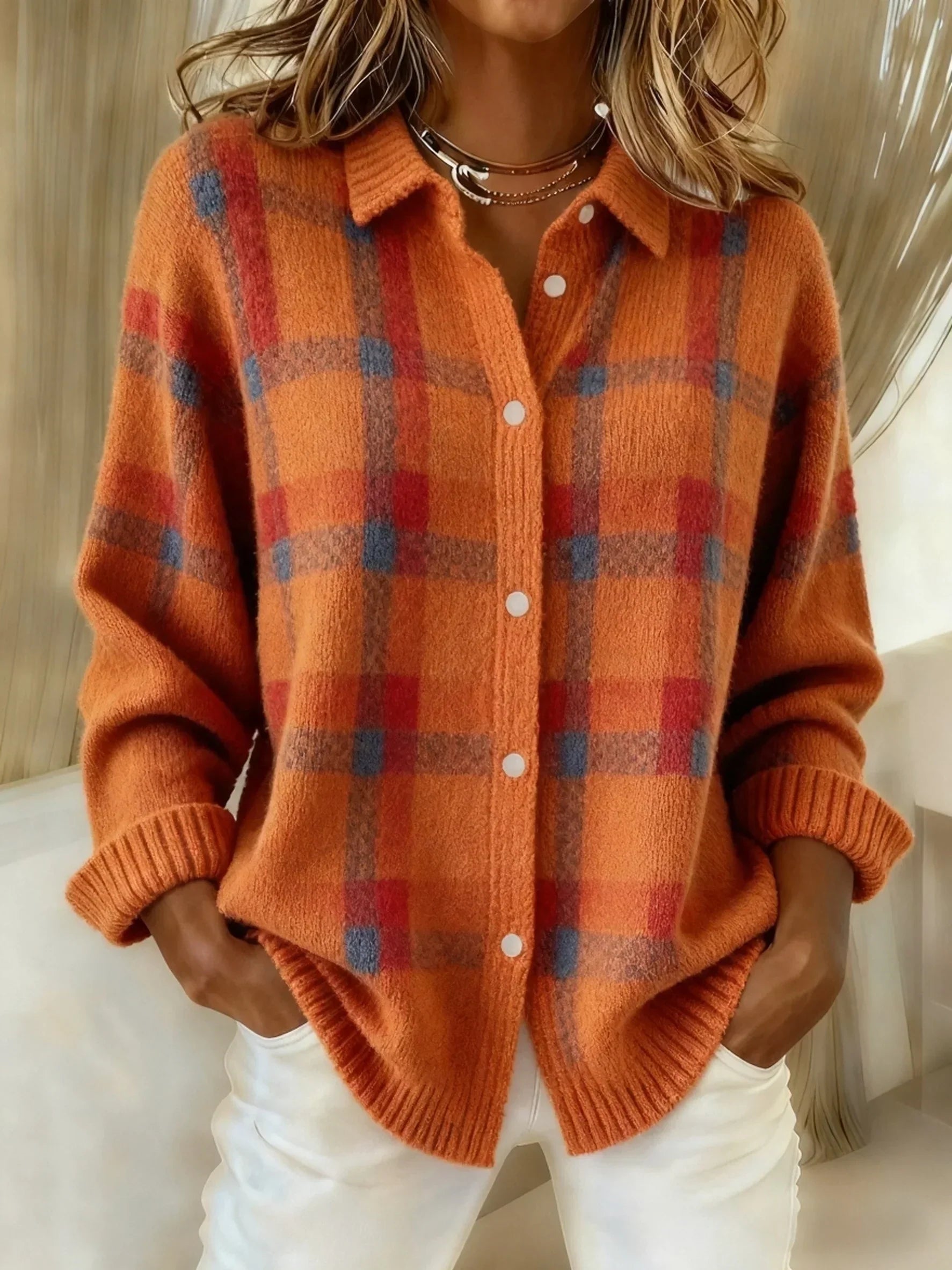 Emma| Retro Plaid Sweater with Casual Contrast